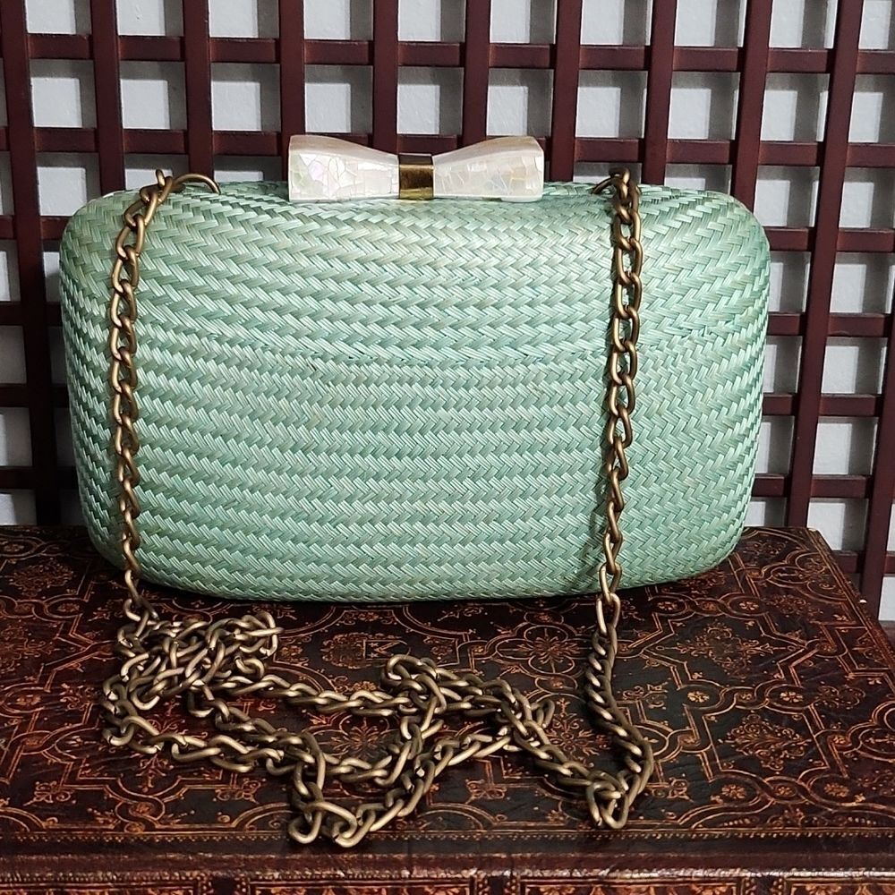 Kayu Annie Clutch